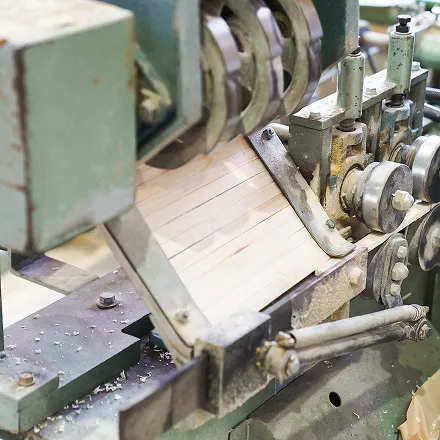 割り箸の製作過程